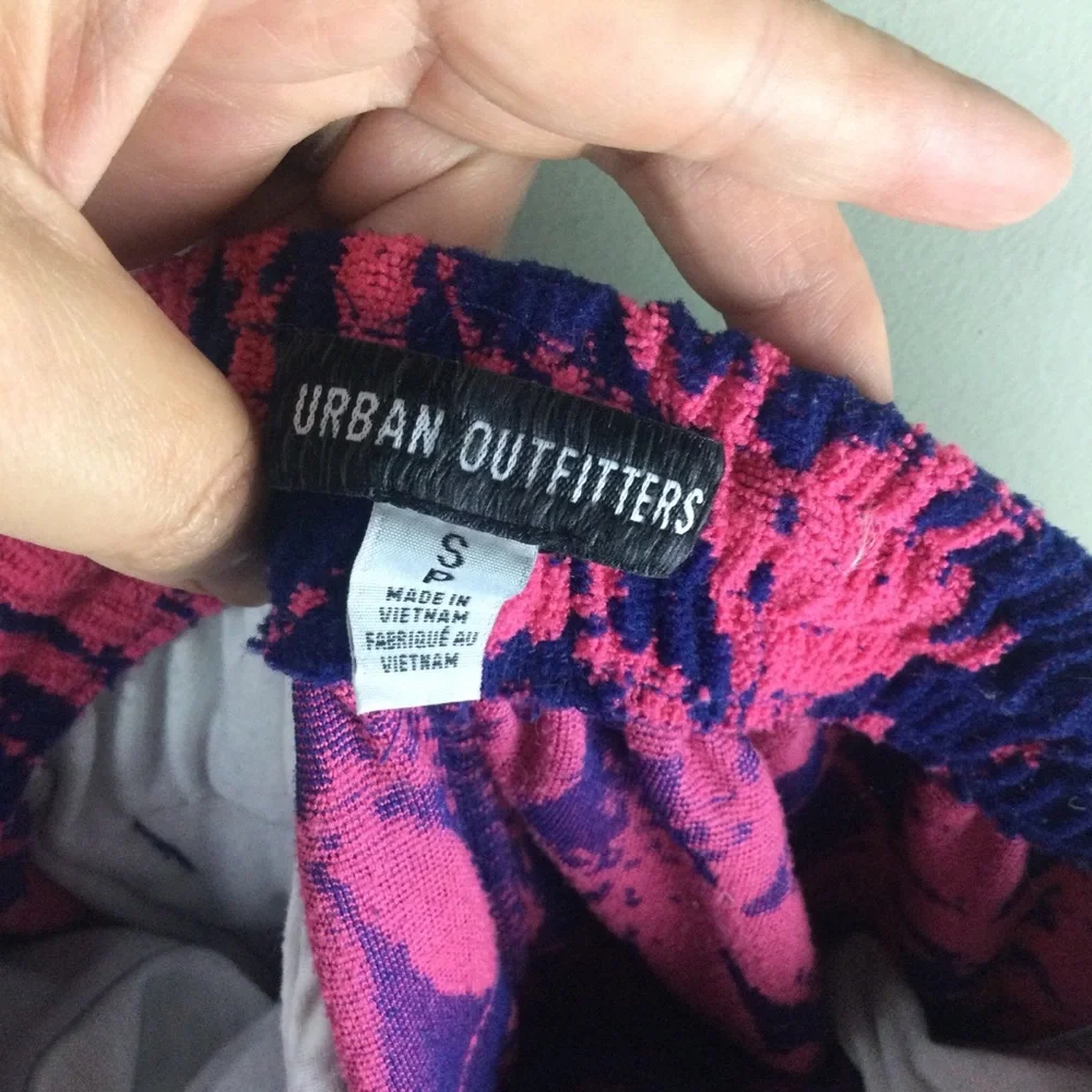 Urban Outfitters Floral Jacquard Terry Towel Hot Pink Shorts Size Small